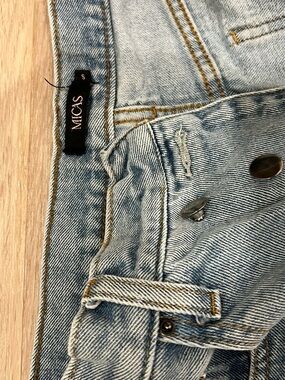 Micas Women's Light Wash Boot Cut Jeans
